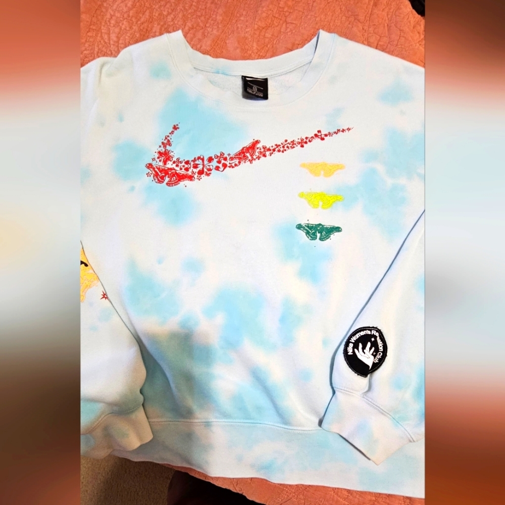Nike cropped tie-dyed sweatshirt sz 3x - Picture 5 of 9